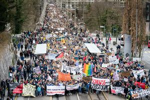 Klimastreikende am ersten weltweiten Streik (15. März) in Bern.jpg
